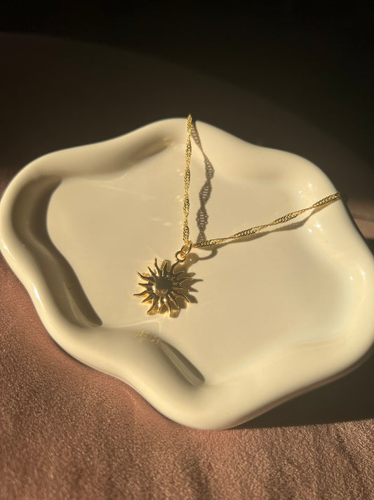 Solecito Fino Necklace